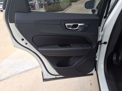 2023 Volvo XC60 B5 Ultimate Bright Theme