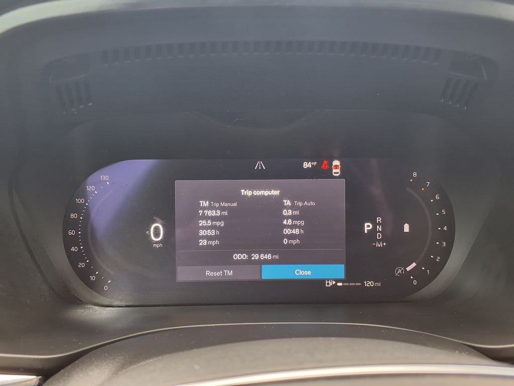 2023 Volvo XC60 B5 Plus Dark Theme