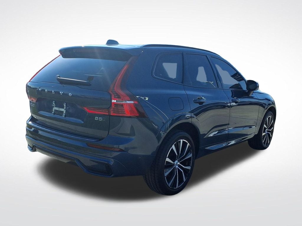 2024 Volvo XC60 B5 Plus Dark Theme