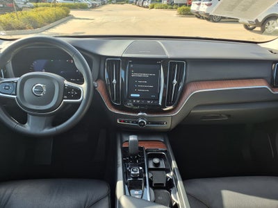 2024 Volvo XC60 B5 Plus Dark Theme