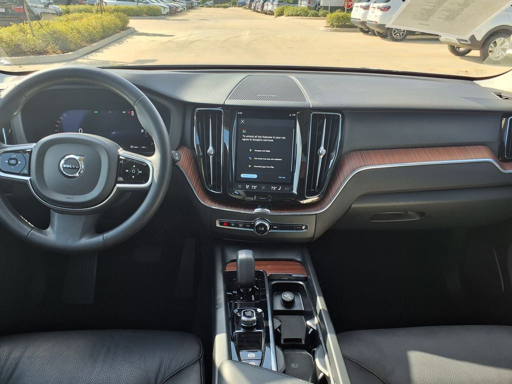 2024 Volvo XC60 B5 Plus Dark Theme