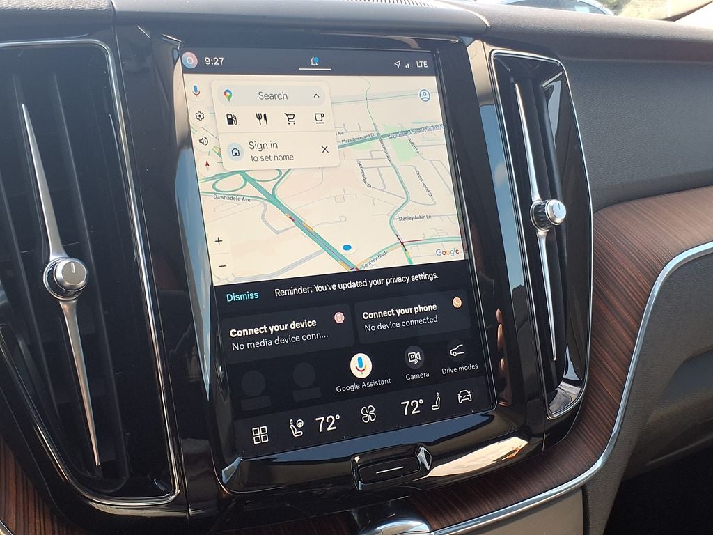 2024 Volvo XC60 B5 Plus Dark Theme