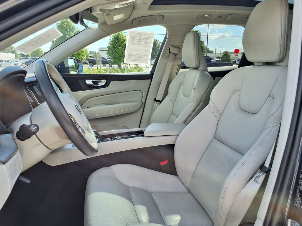 2023 Volvo XC60 B5 Plus Bright Theme