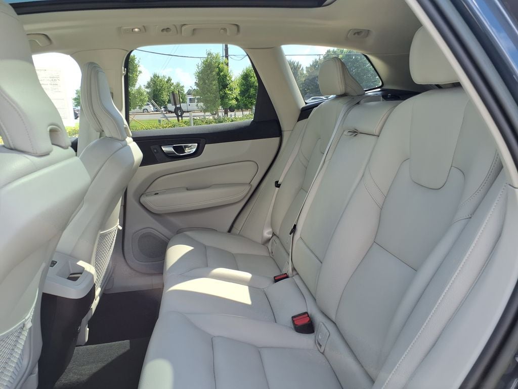 2023 Volvo XC60 B5 Plus Bright Theme