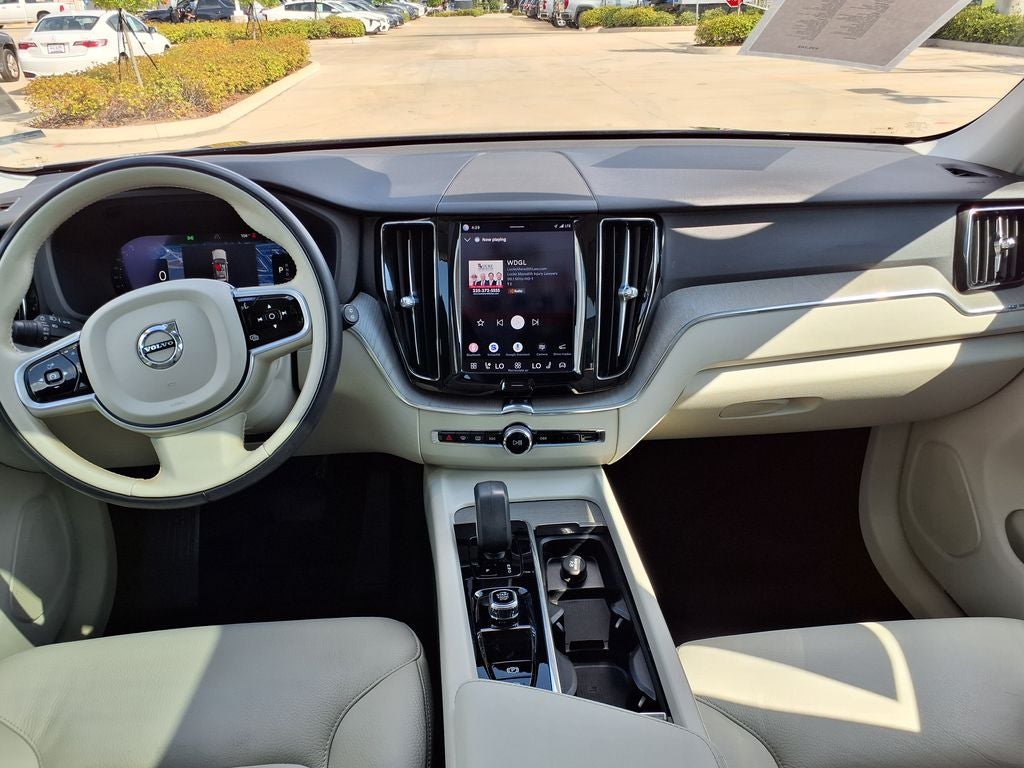 2023 Volvo XC60 B5 Plus Bright Theme