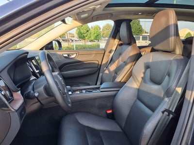 2023 Volvo XC60 B5 Plus Dark Theme