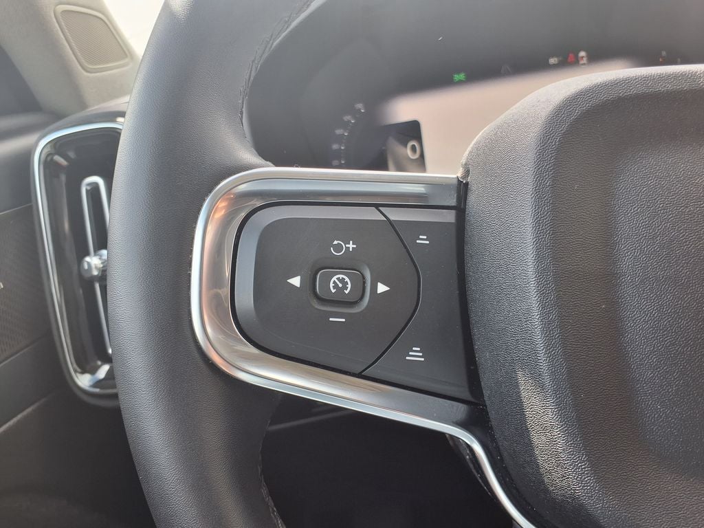 2023 Volvo XC40 Ultimate