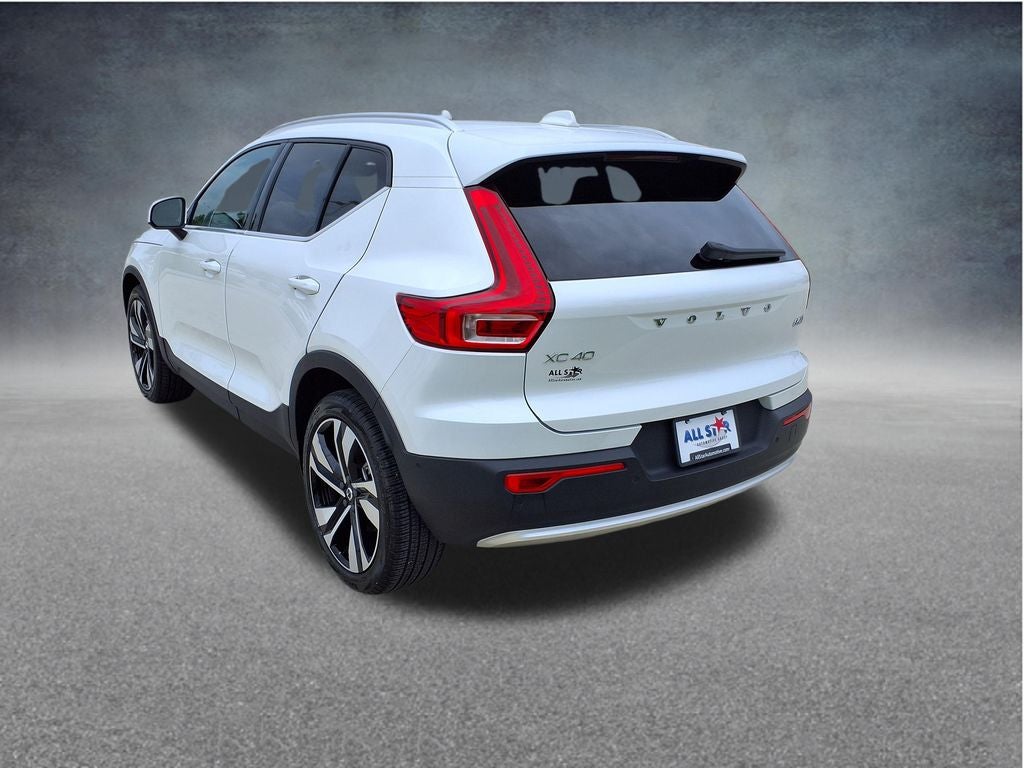2023 Volvo XC40 B5 Plus Bright Theme