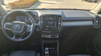 2024 Volvo XC40 B5 Plus Dark Theme