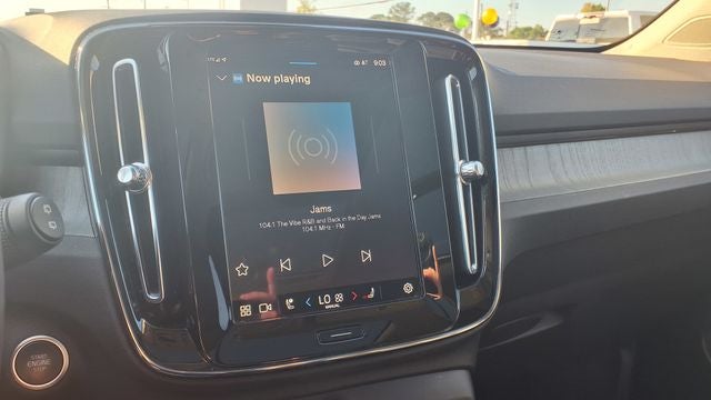 2024 Volvo XC40 B5 Plus Dark Theme