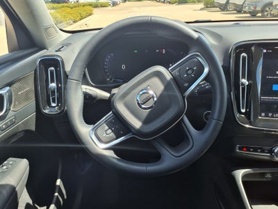 2023 Volvo XC40 B5 Plus Bright Theme