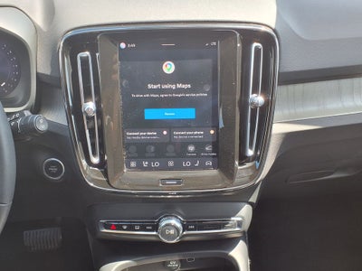 2023 Volvo XC40 B5 Plus Bright Theme