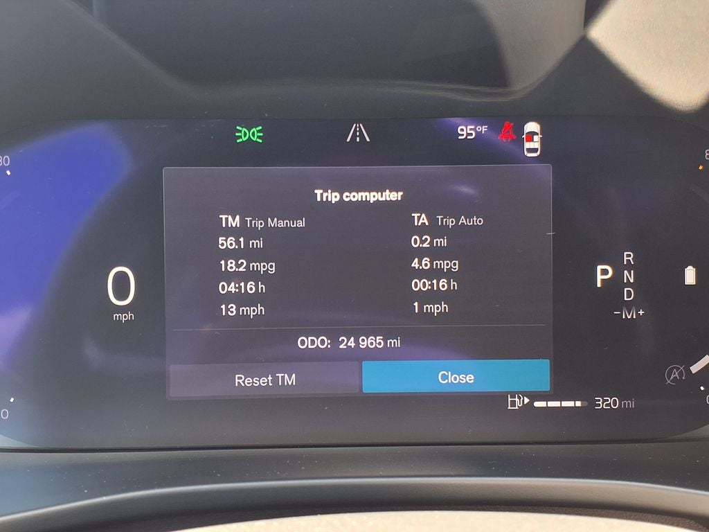 2023 Volvo XC40 B5 Plus Bright Theme