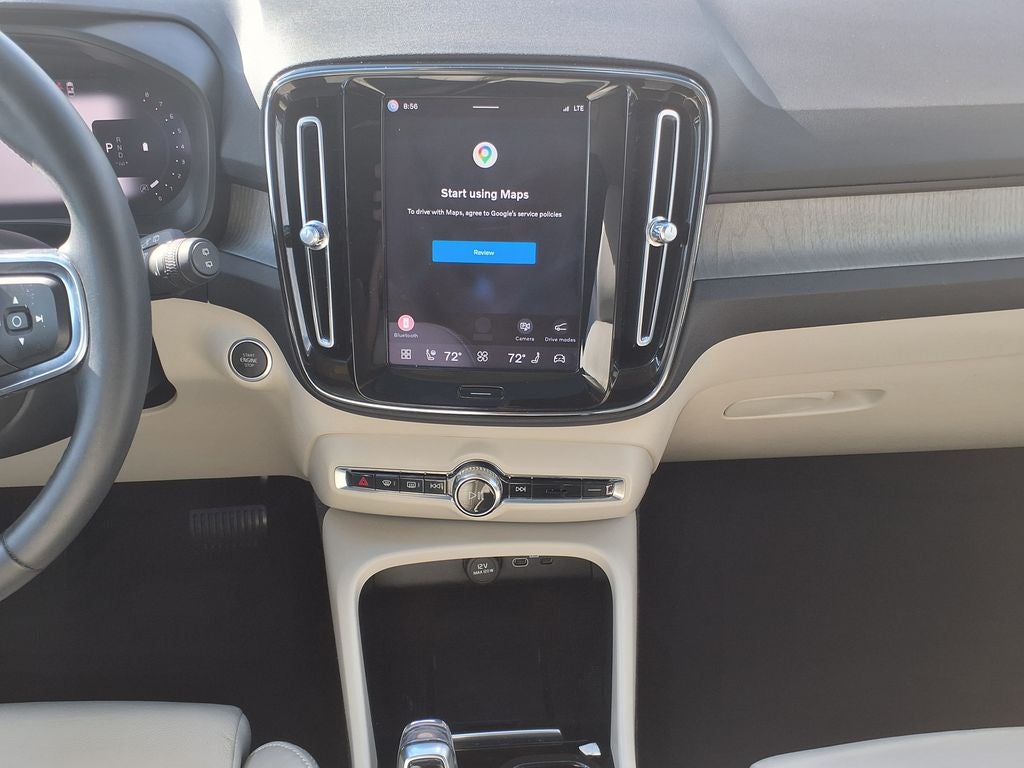 2023 Volvo XC40 B5 Plus Bright Theme