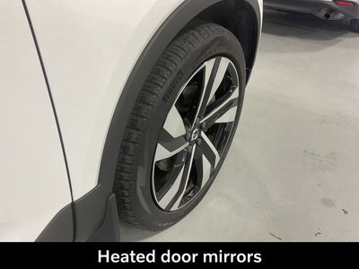 2023 Volvo XC40 B5 Plus Dark Theme