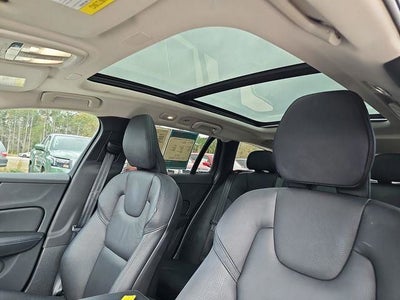 2025 Volvo V60 Cross Country B5 Plus