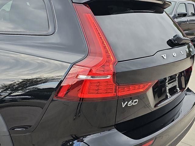 2025 Volvo V60 Cross Country B5 Plus