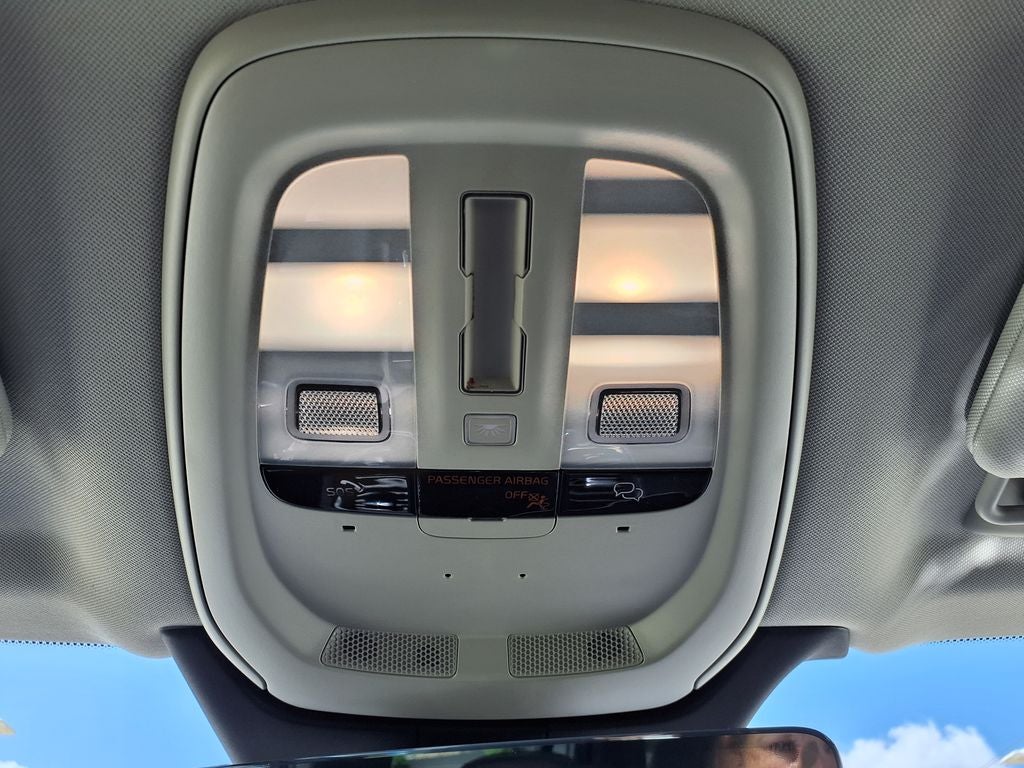 2025 Volvo XC90 B5 Core