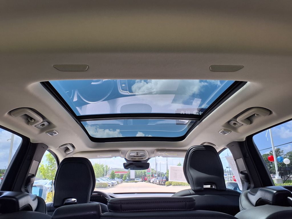 2025 Volvo XC90 B5 Core