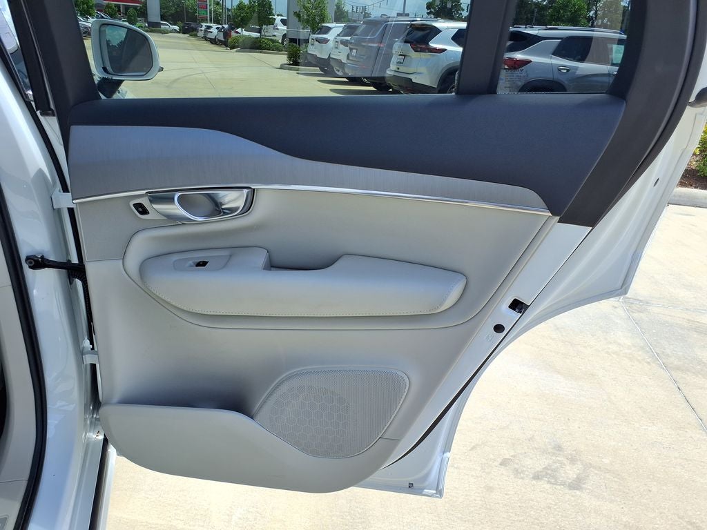 2025 Volvo XC90 B5 Core