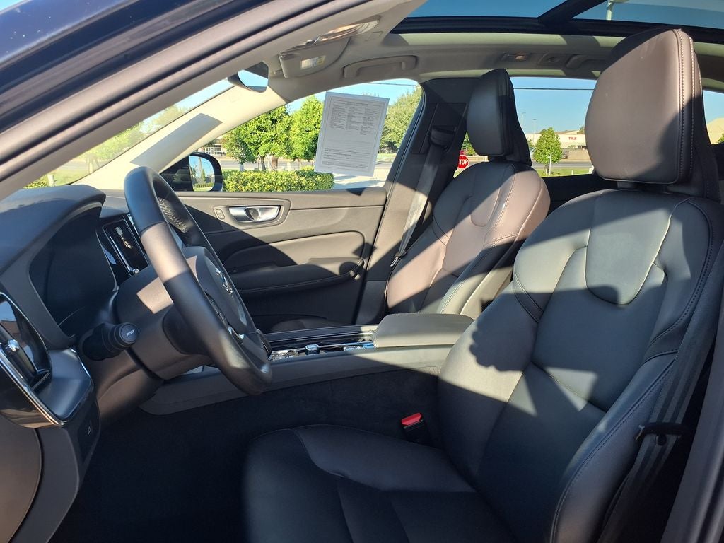 2025 Volvo XC60 B5 Core