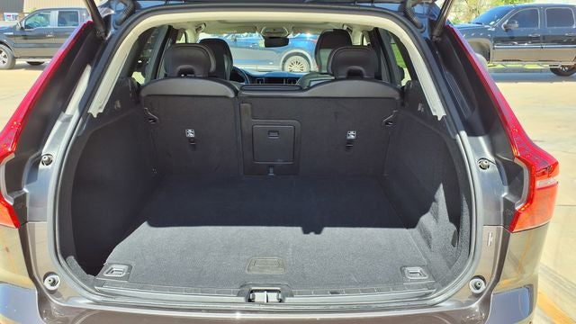 2025 Volvo XC60 B5 Core