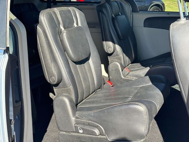 2012 Chrysler Town & Country Touring-L