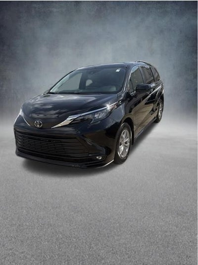 2026 Toyota Sienna XLE 8 Passenger