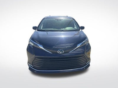 2024 Toyota Sienna XLE 8 Passenger