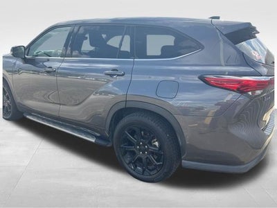 2022 Toyota Highlander LE