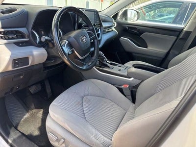2022 Toyota Highlander LE