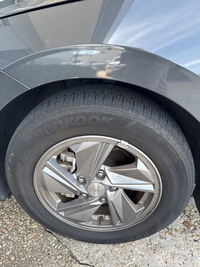 2024 Hyundai ELANTRA SE