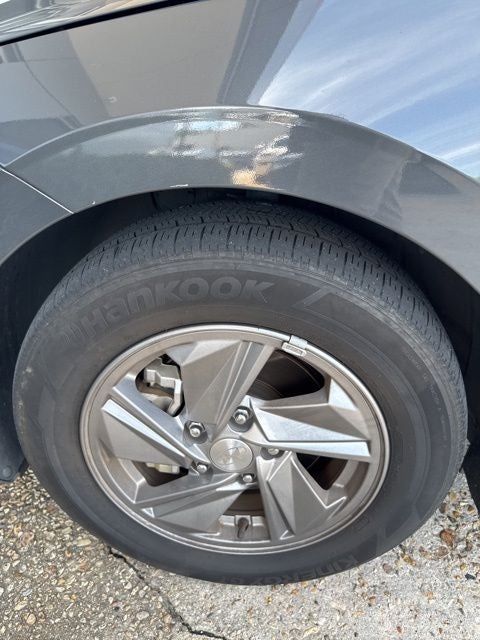 2024 Hyundai ELANTRA SE