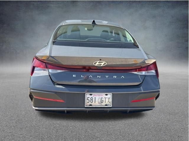 2024 Hyundai ELANTRA SE