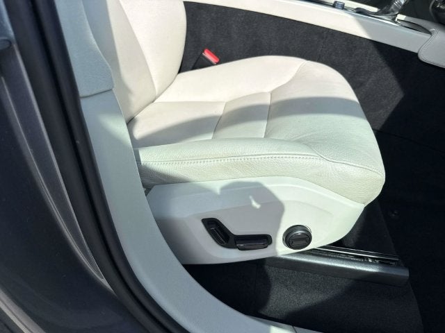 2019 Volvo XC90 T6 Momentum