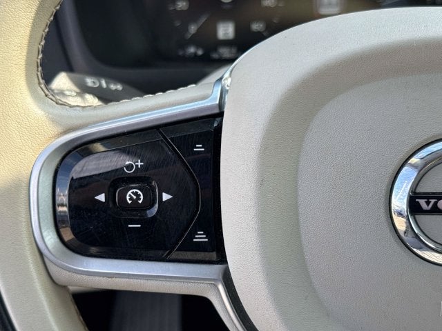 2019 Volvo XC90 T6 Momentum