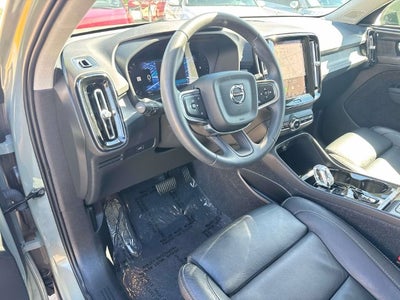 2024 Volvo XC40 B5 Plus Bright Theme