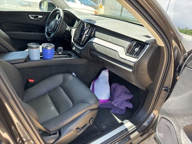 2025 Volvo XC60 B5 Plus