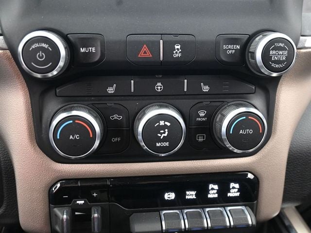 2022 RAM 3500 Laramie 20" Wheels Leather-Trimmed Seats
